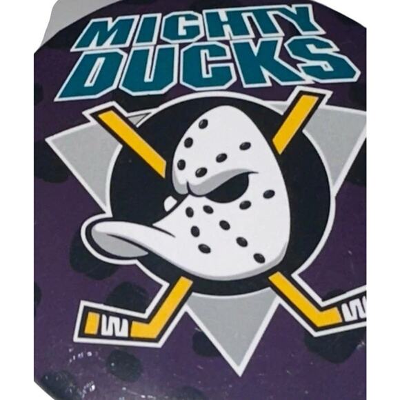 Vintage Walt Disney MIGHTY DUCKS Pinback Button The Walt Disney Company ￼ - Picture 3 of 8